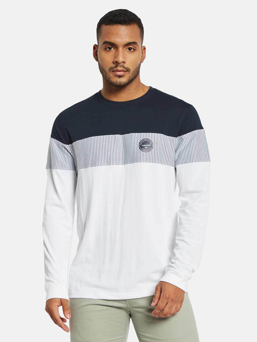 METTLE Men Colourblocked Pockets T-shirt
