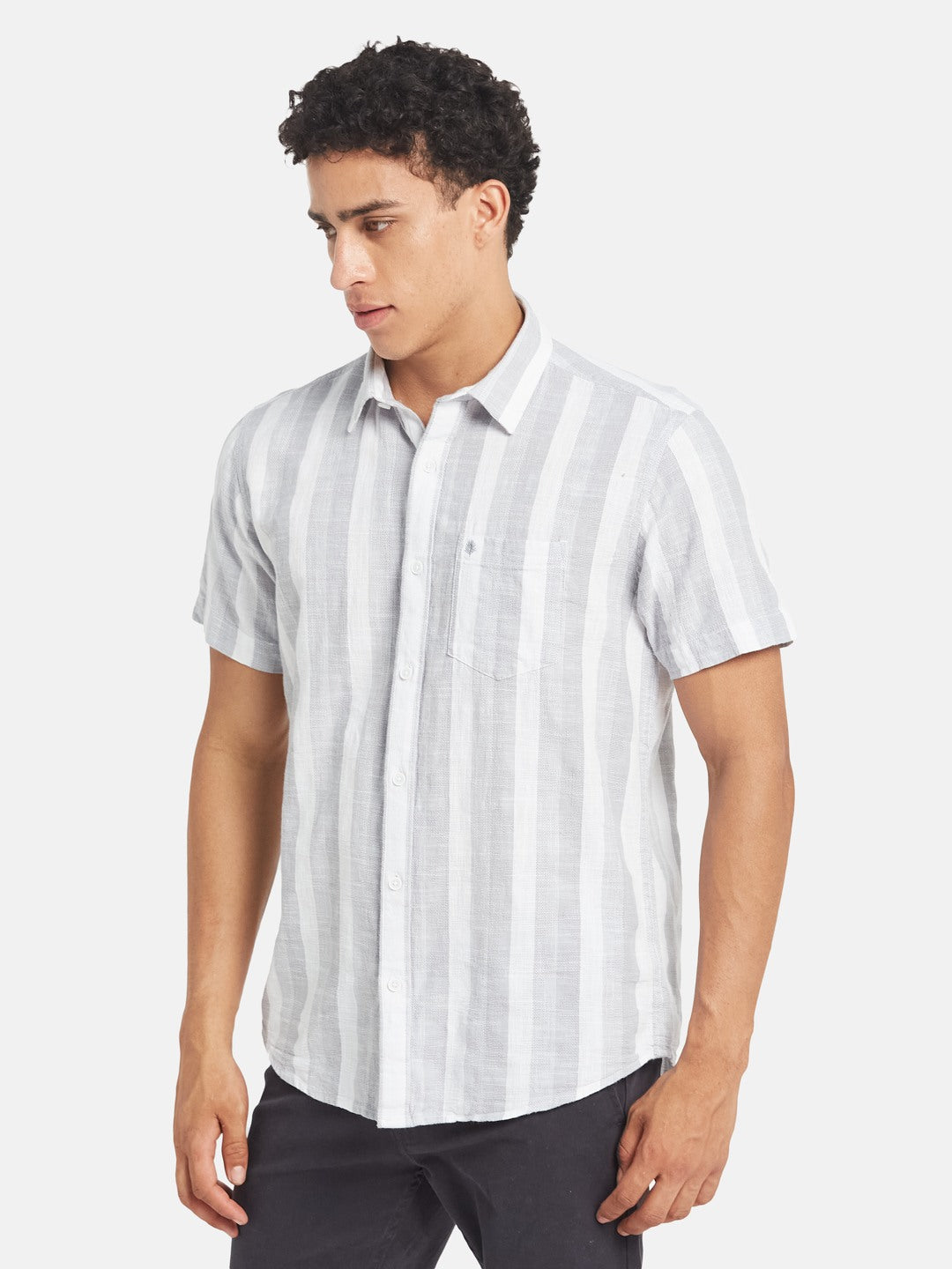 METTLE Men Vertical Striped Spread Collar Cotton Casual Shirt