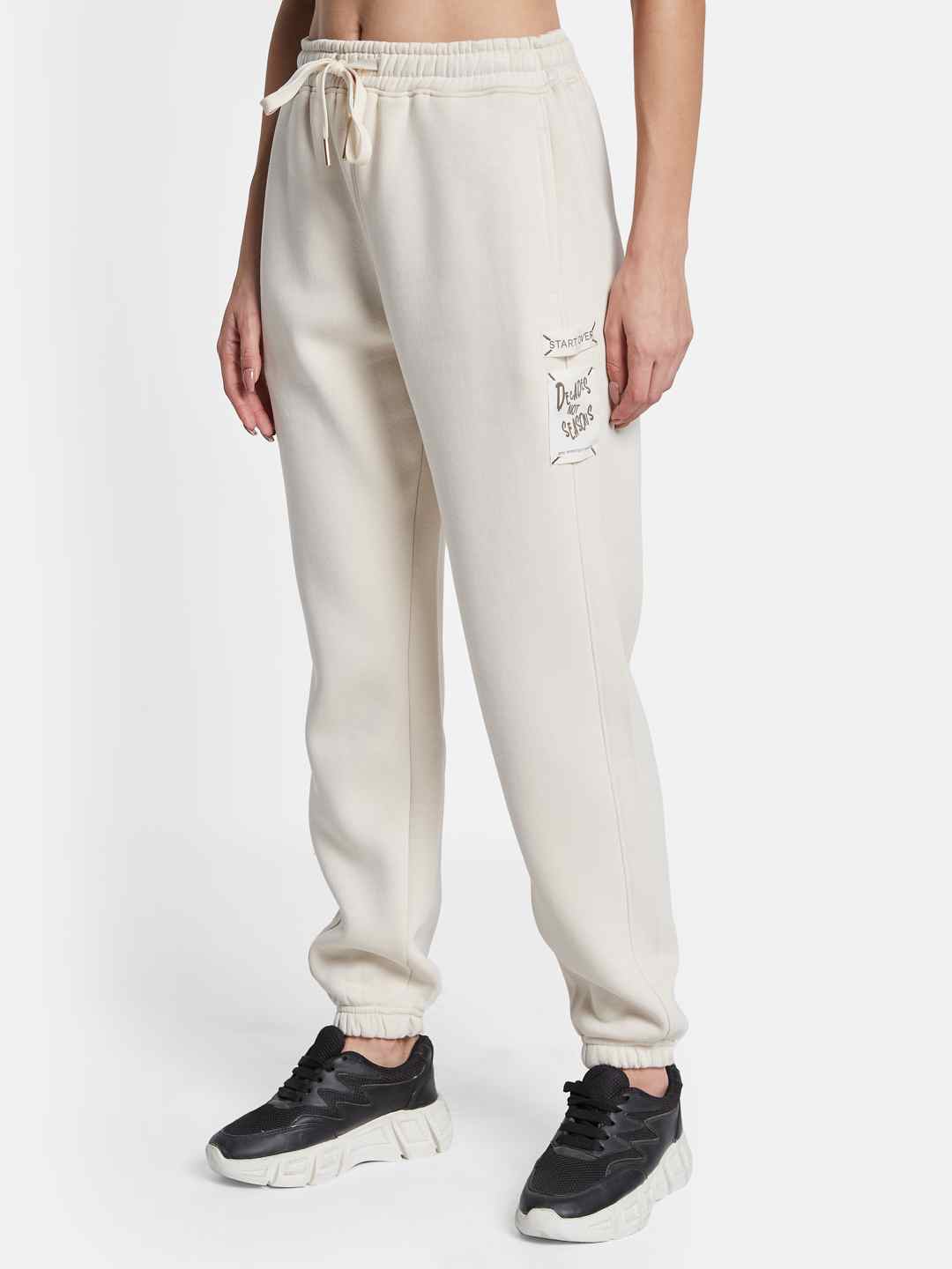 METTLE Women Mid Rise Fleece Joggers