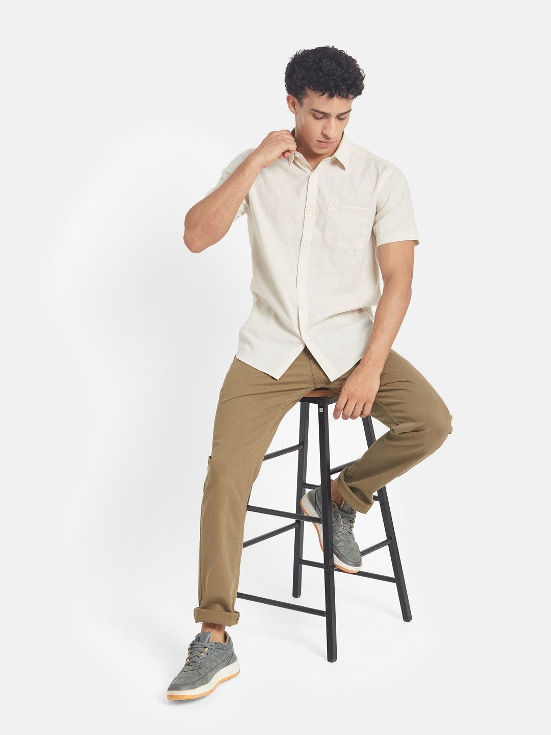 METTLE Men Solid Spread Collar Cotton Casual Shirt