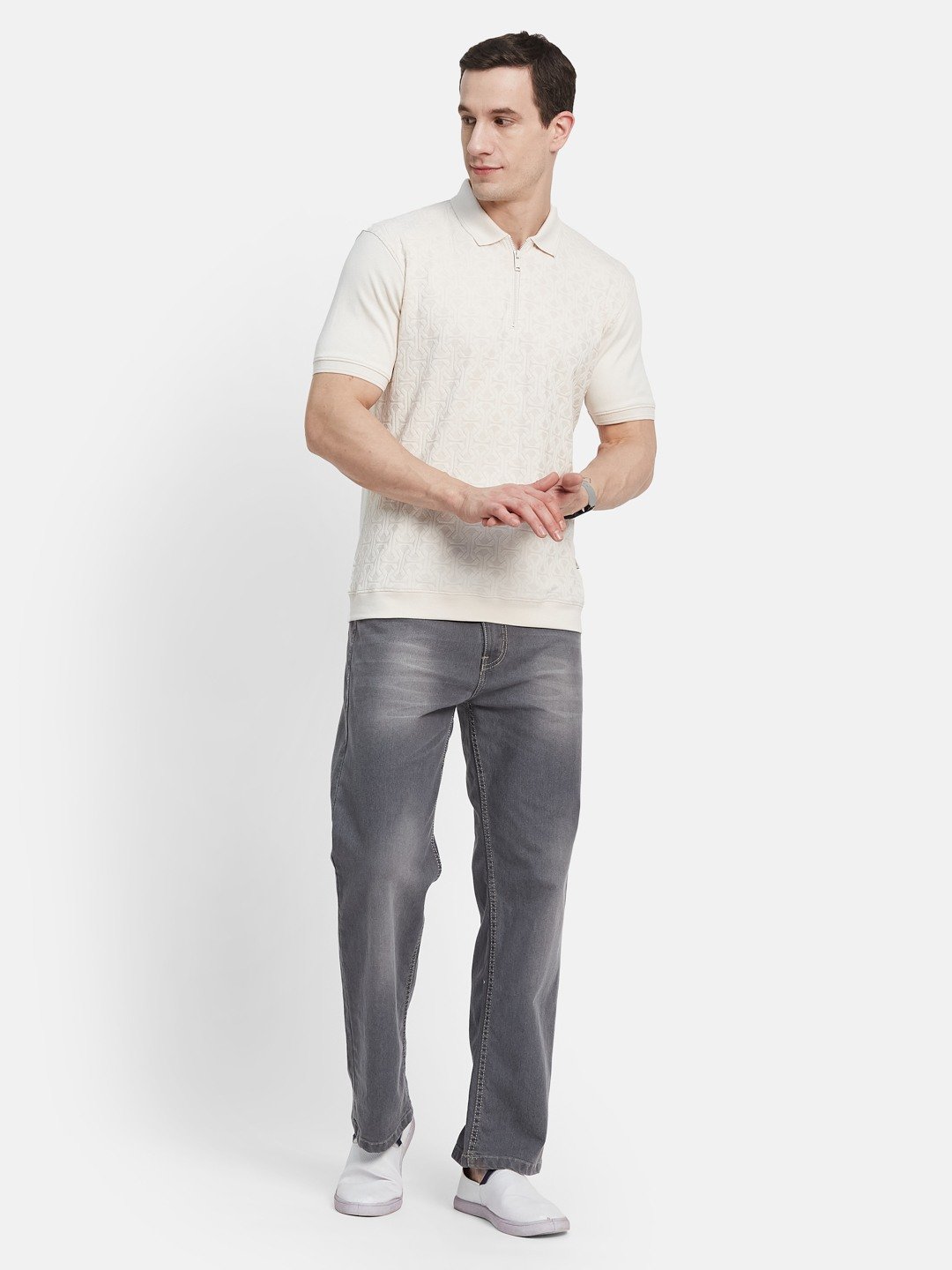 GRAPHIC PRINTED HALF-ZIP T-SHIRT