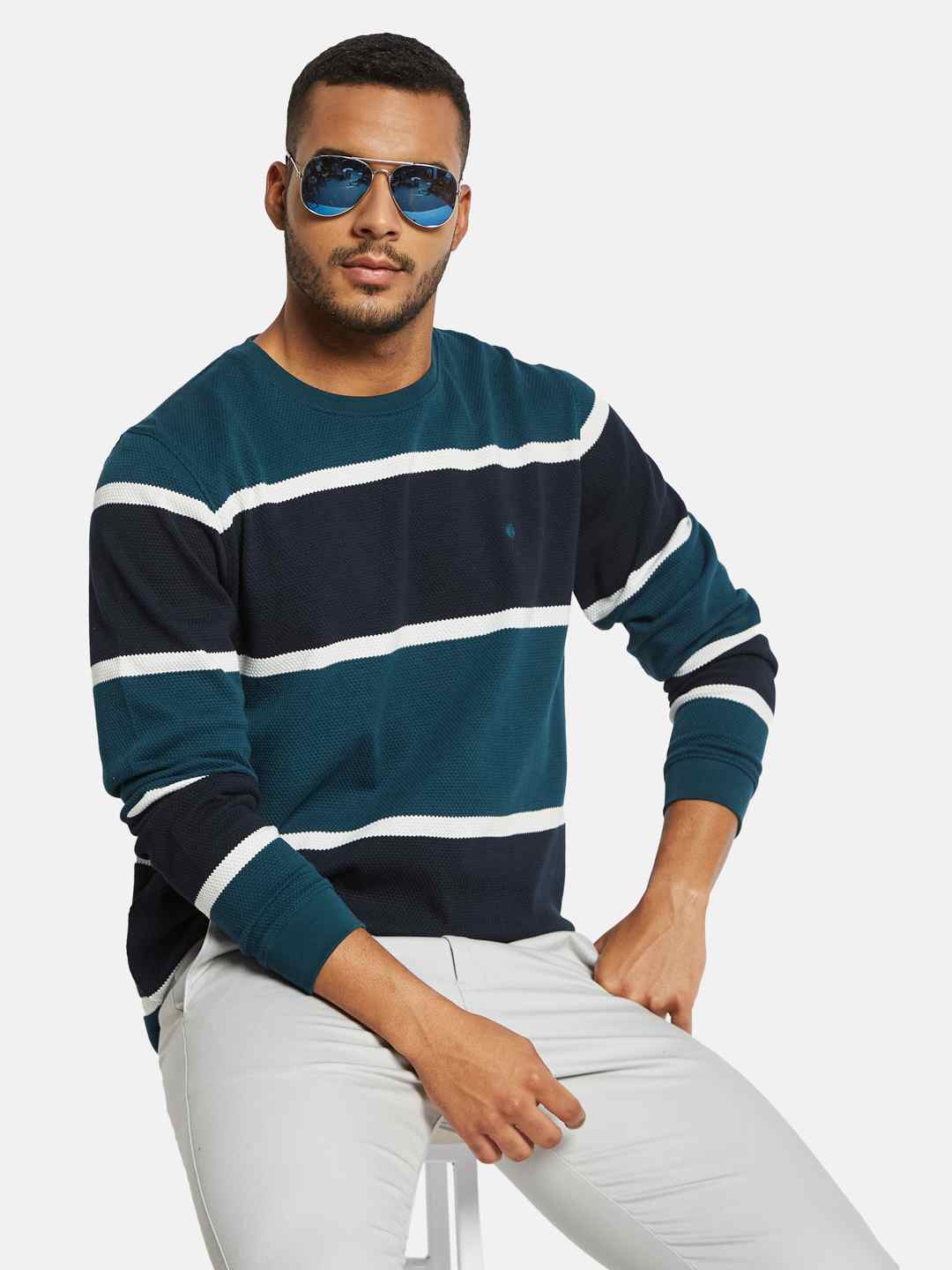 METTLE Men Colourblocked Applique T-shirt