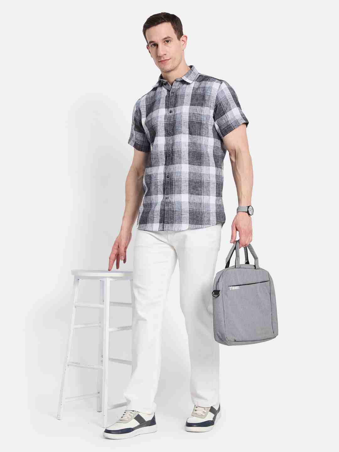 METTLE Men Opaque Checked Casual Shirt
