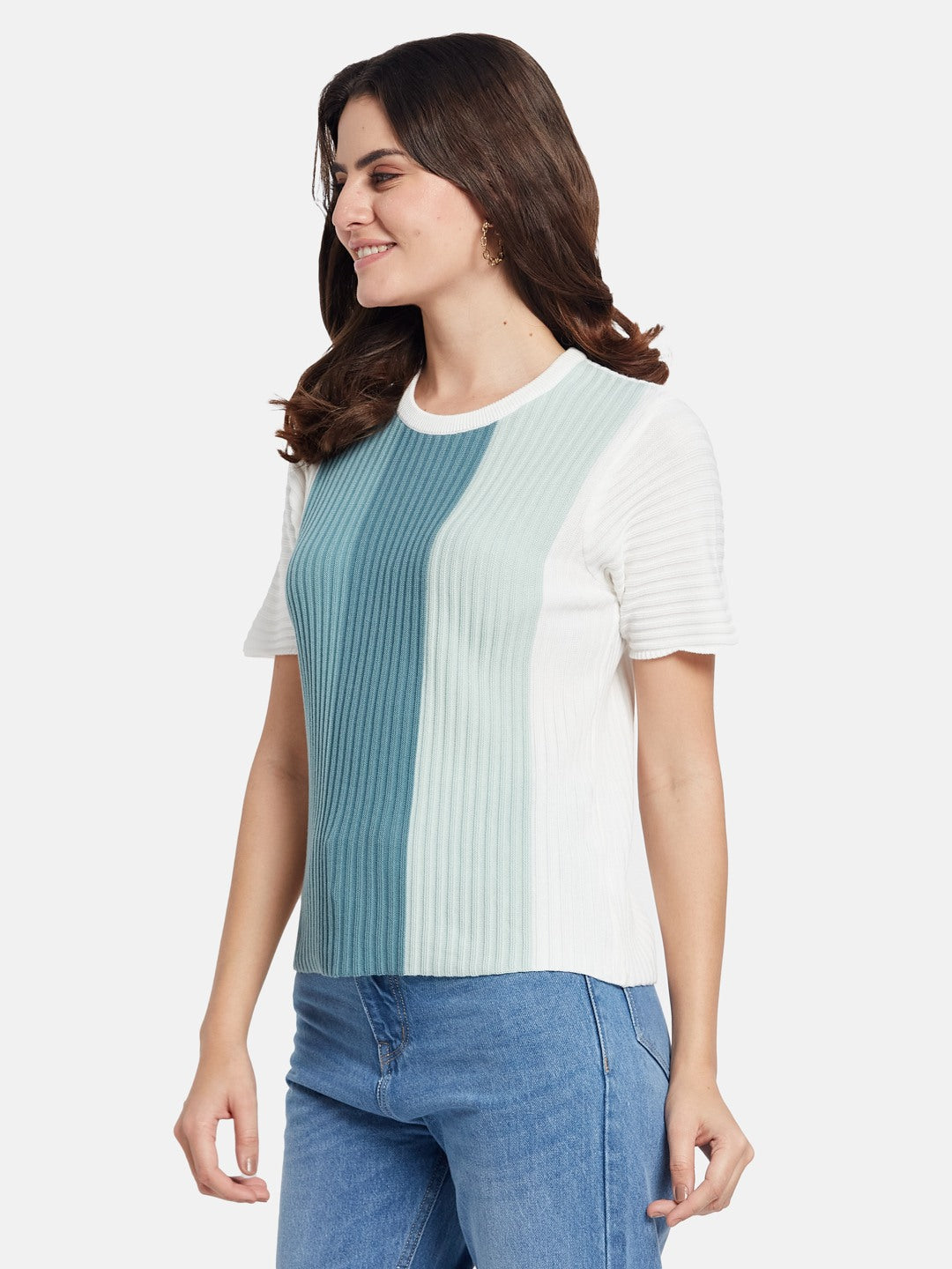 METTLE Women Colourblocked Pockets T-shirt