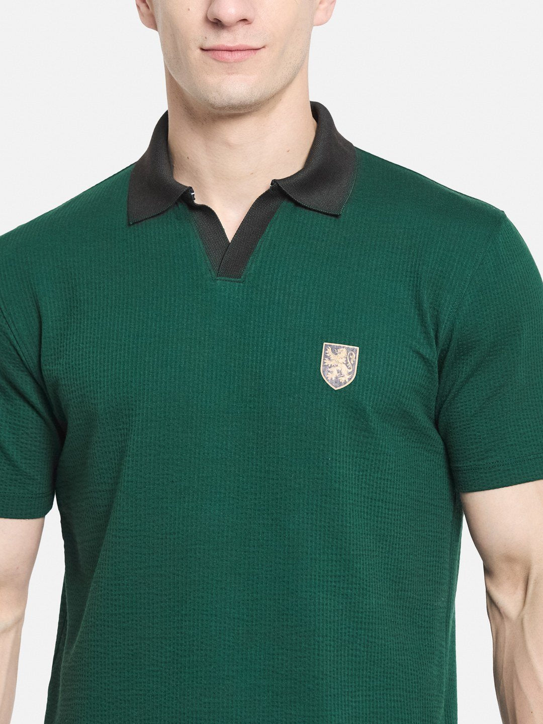SOLID ROUND NECK SEER SUCKER T-SHIRT