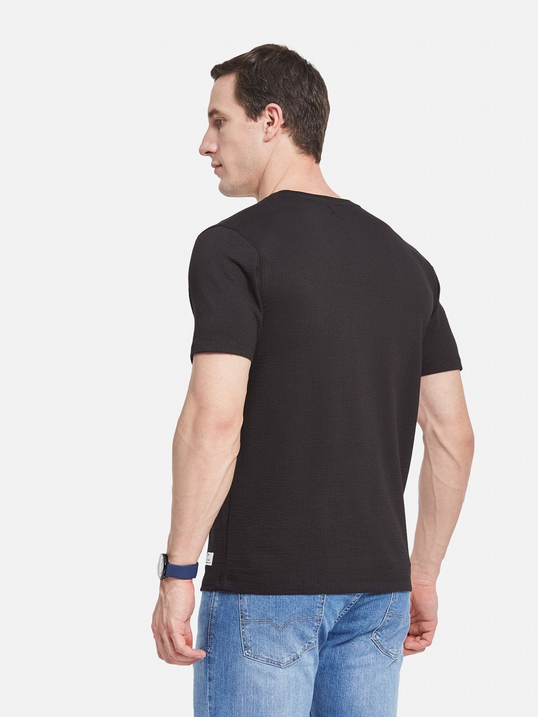 Octave Men Colourblocked T-shirt