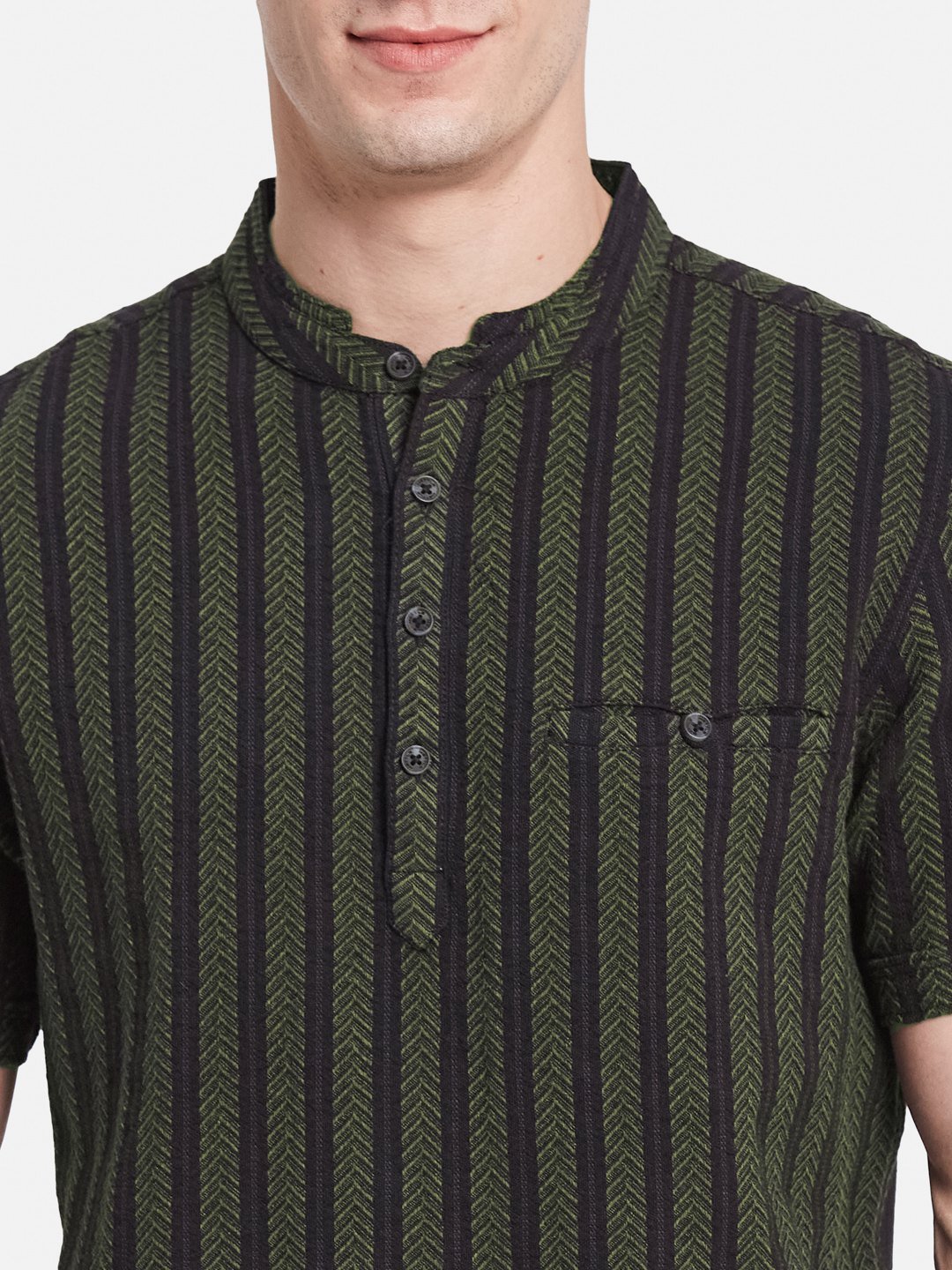 METTLE Men Striped Mandarin Collar T-shirt