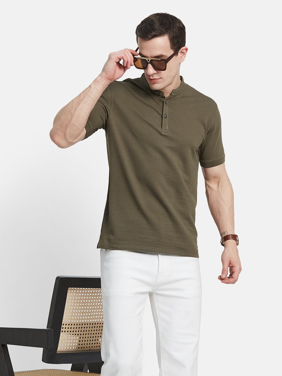 CORE HENLEY NECK SEER SUCKER T-SHIRT
