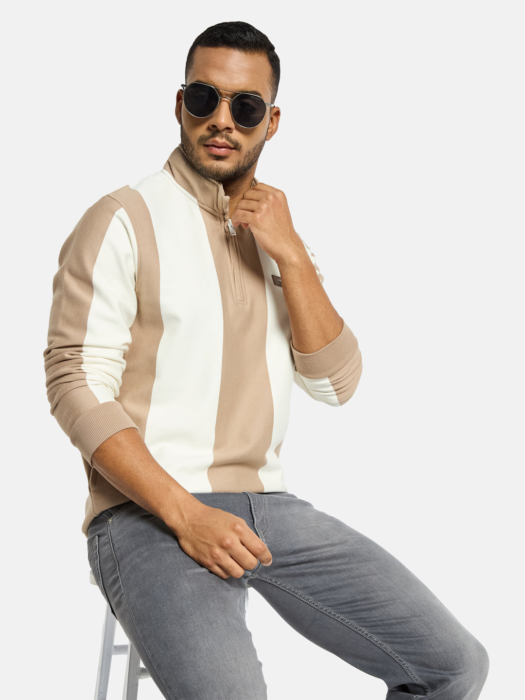 Octave Men Colourblocked Sweatshirt