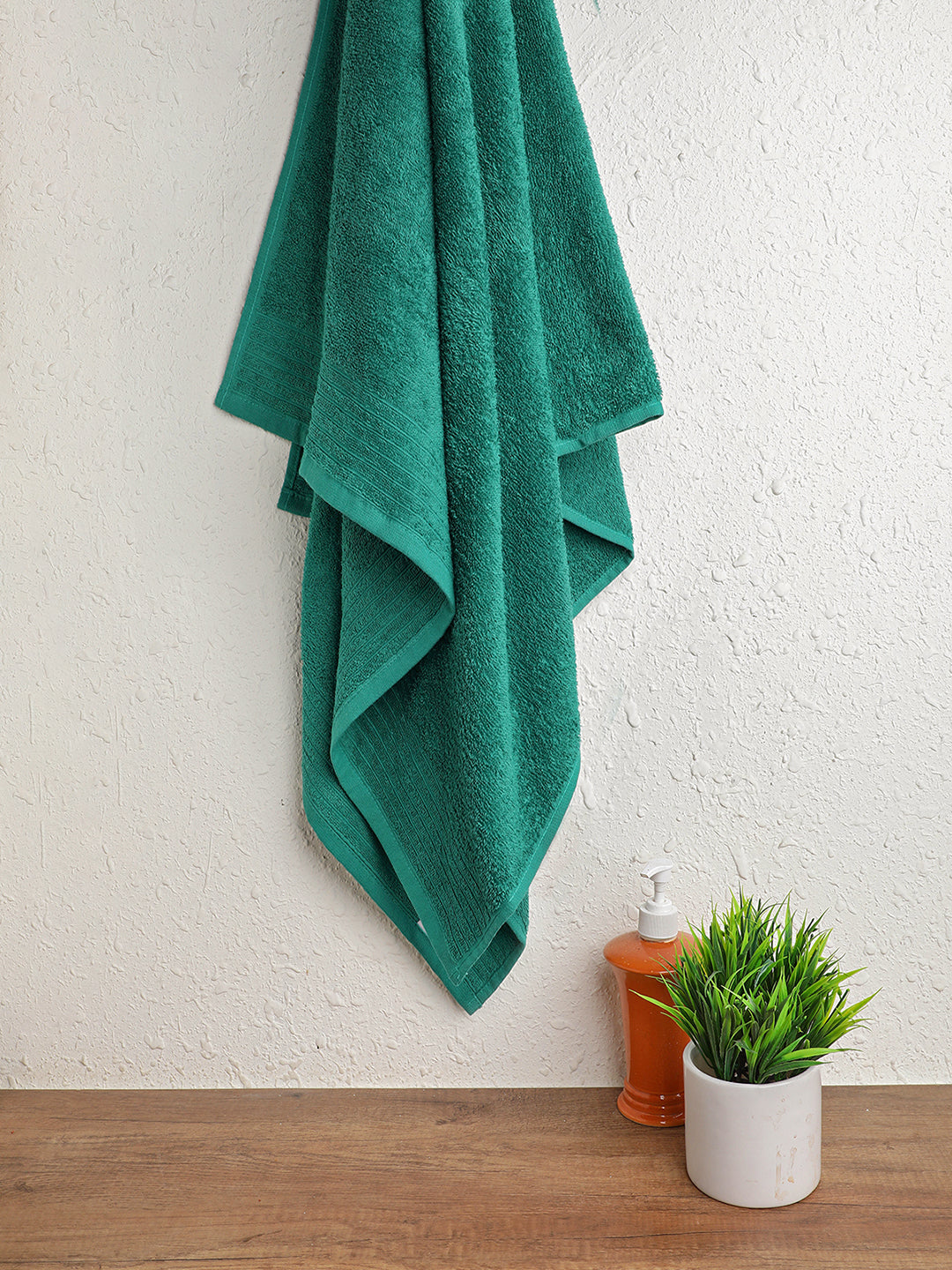 Luxury Green Towel - Fade Resistant & Extra Absorbent