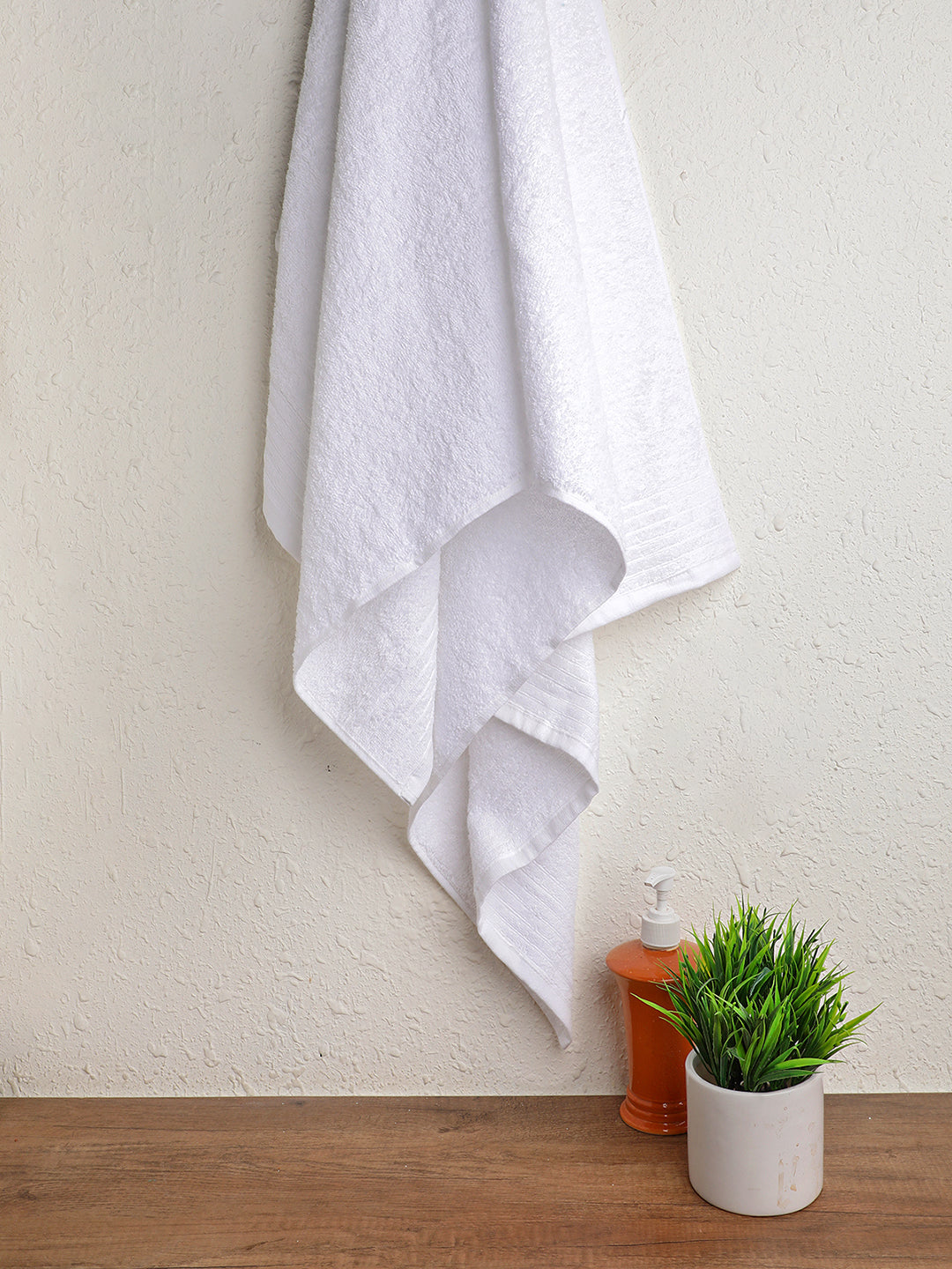 Premium White  Bath Towel | Ultra-Soft Plush Terry Cloth, Highly Absorbent