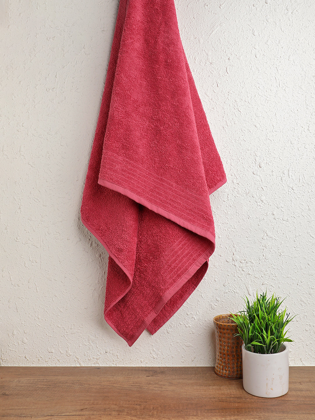 Premium Raspberry Bath Towel | Ultra-Soft Plush Terry Cloth, Highly Absorbent