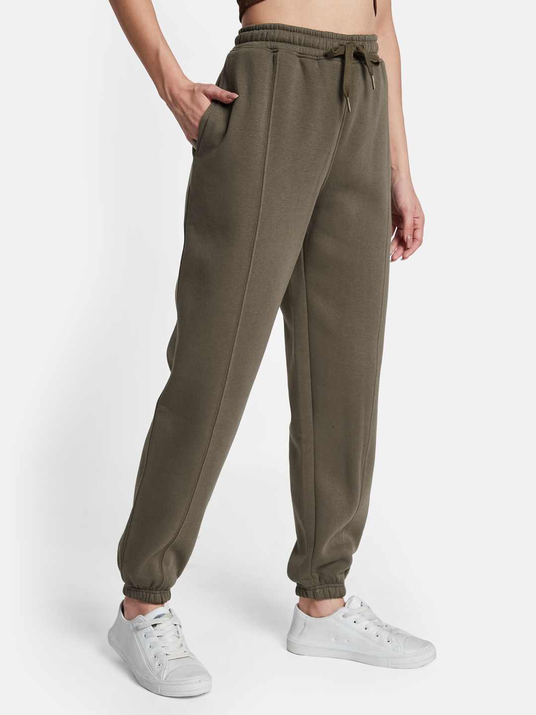 METTLE Women Mid Rise Fleece Joggers