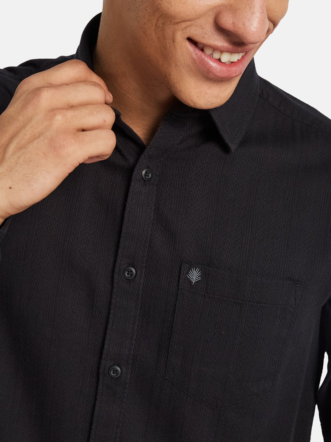 METTLE Men Textured Spread Collar Cotton Casual Shirt