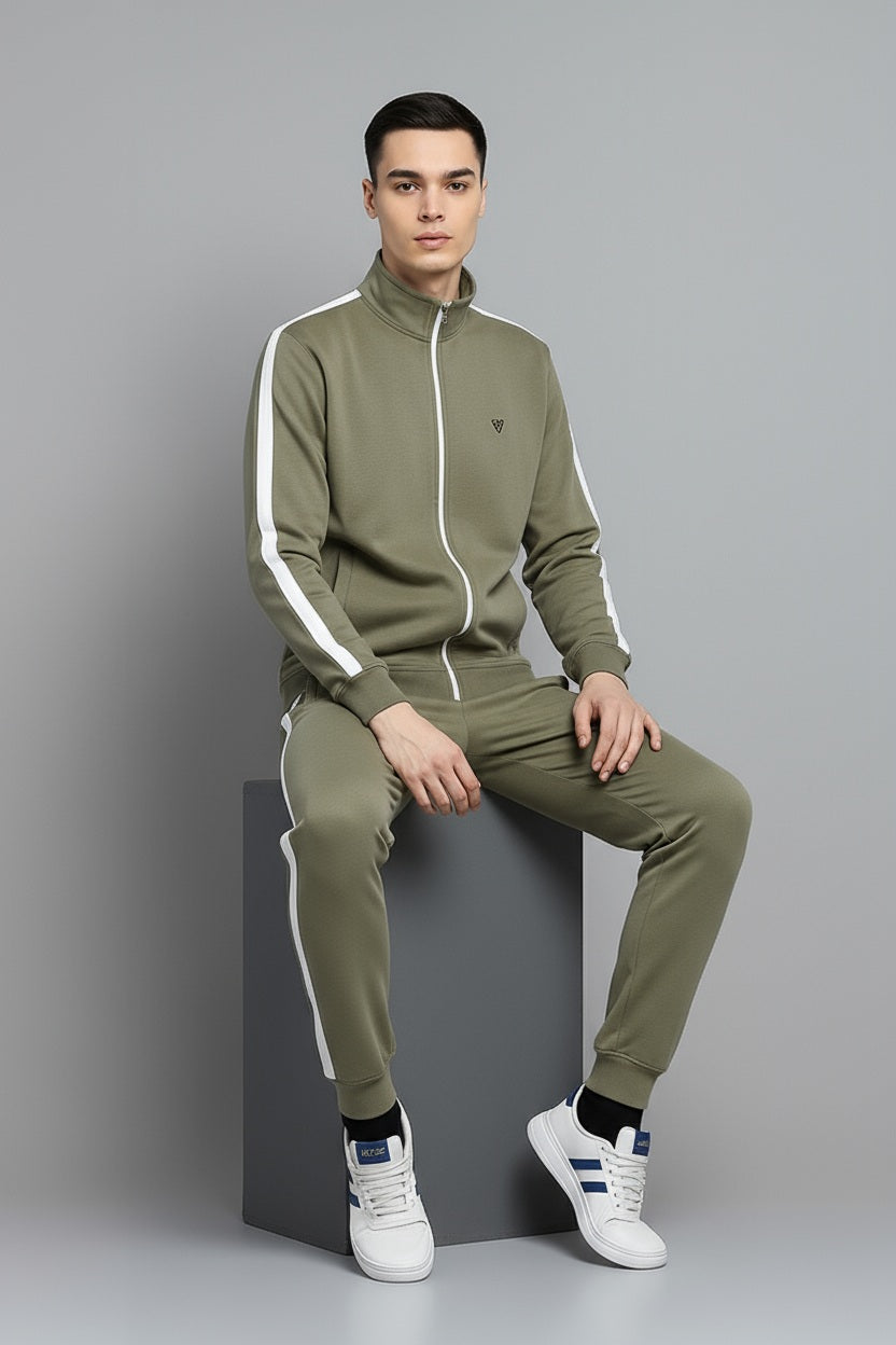 Men Mock Collar Mid-Rise Tracksuits