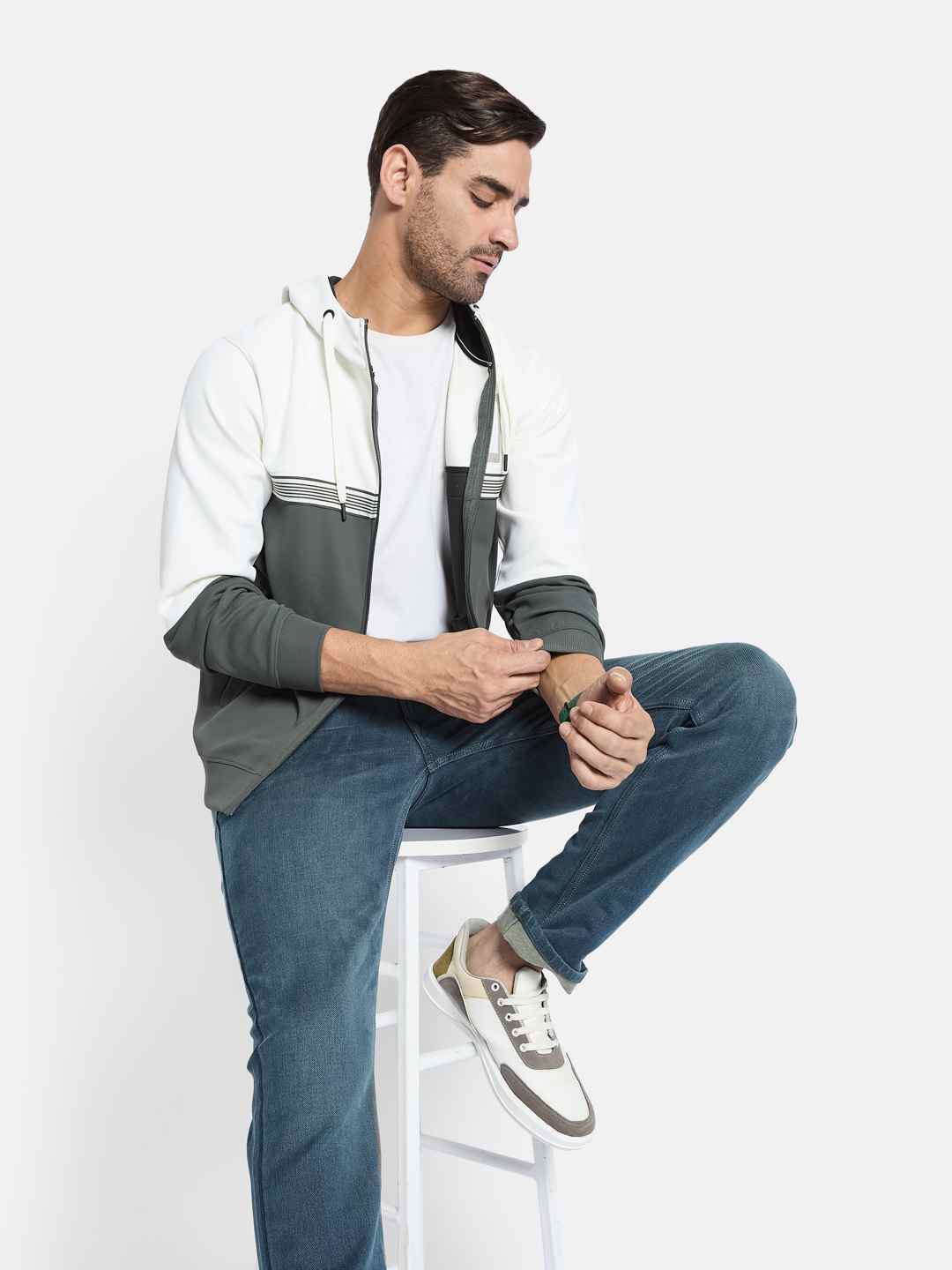 Octave Men Colourblocked Front-Open Sweatshirt