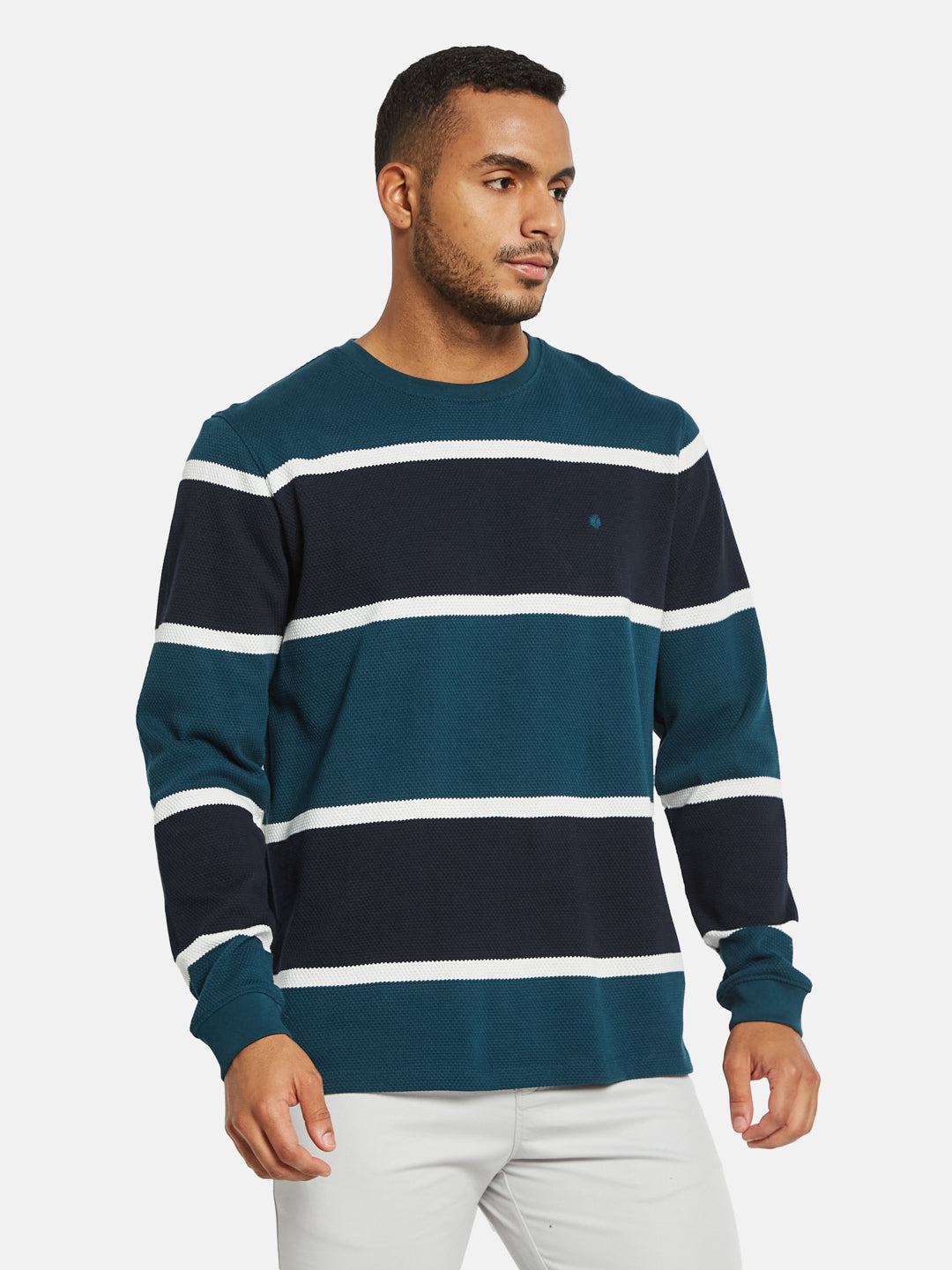 METTLE Men Colourblocked T-shirt