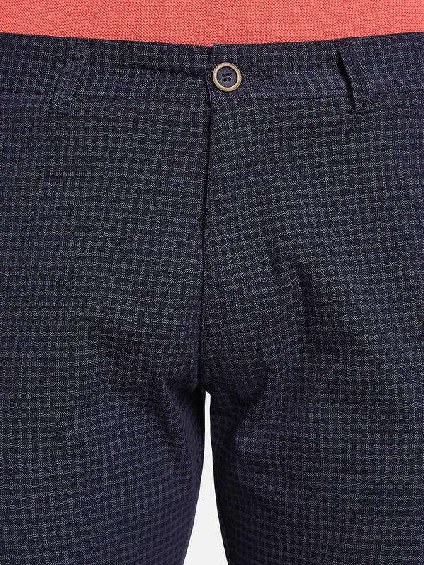 Octave Men Checked Mid-Rise Casual Chino Shorts