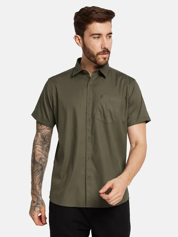 Mettle Men Solid Spread Collar Mock Pocket Casual Shirt