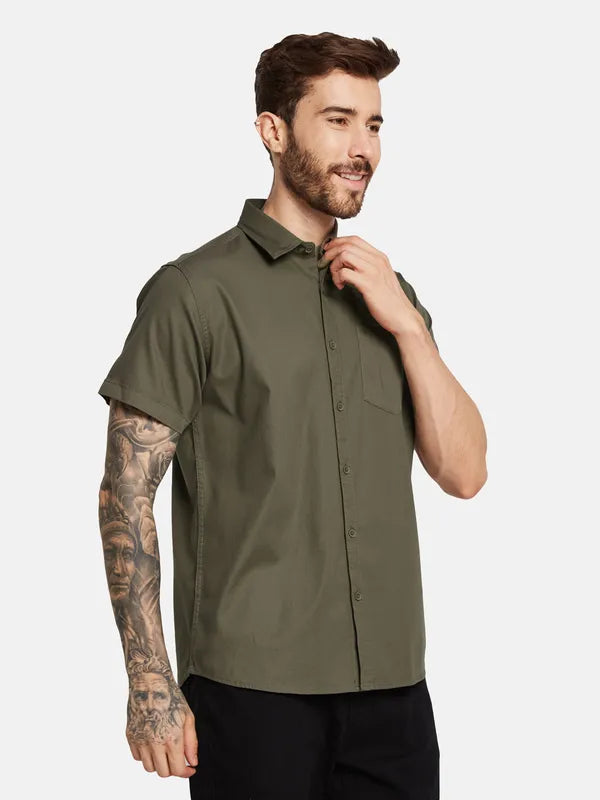 Mettle Men Solid Spread Collar Mock Pocket Casual Shirt