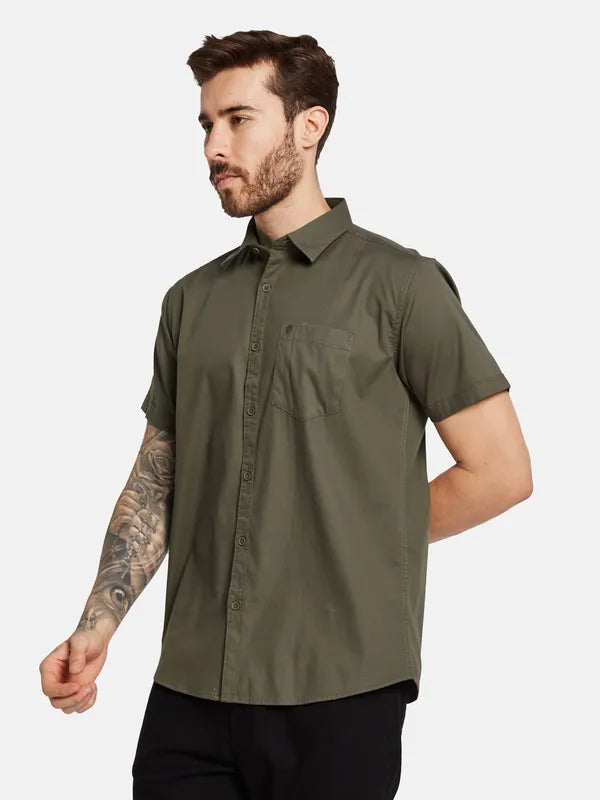 Mettle Men Solid Spread Collar Mock Pocket Casual Shirt