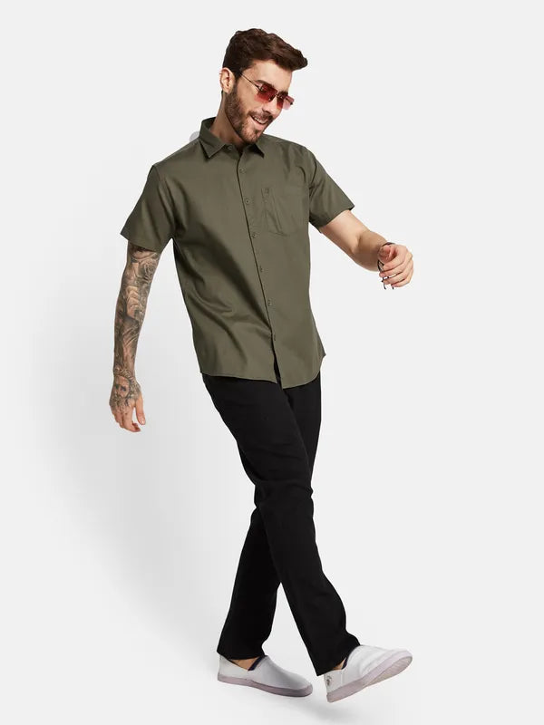 Mettle Men Solid Spread Collar Mock Pocket Casual Shirt