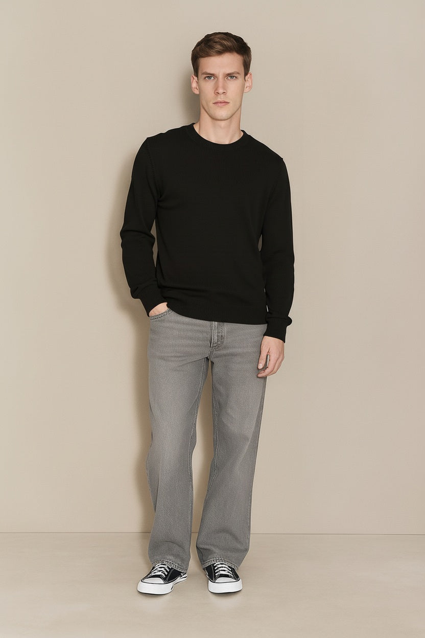Men Black Solid Round Neck Sweater