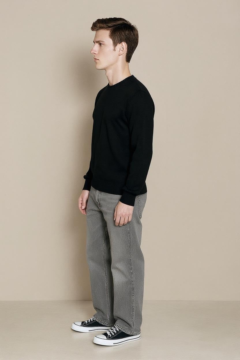Men Black Solid Round Neck Sweater
