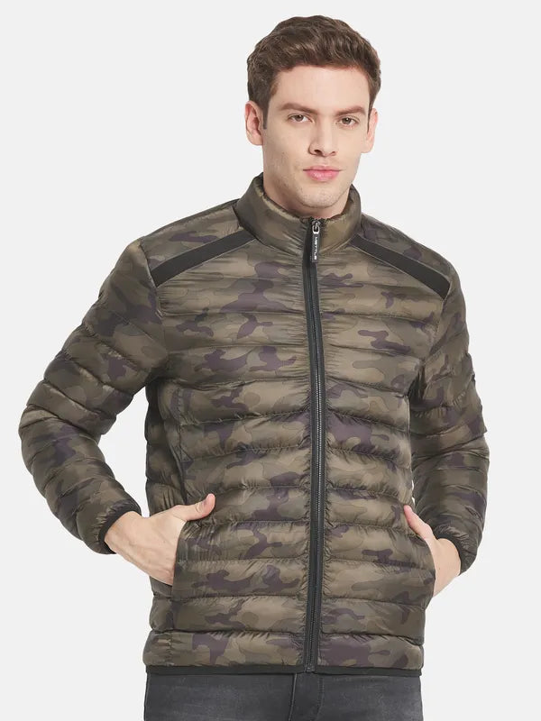 Men Olive Green Camouflage Puffer Jacket