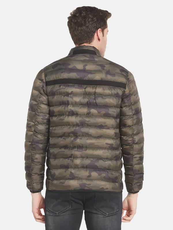 Men Olive Green Camouflage Puffer Jacket