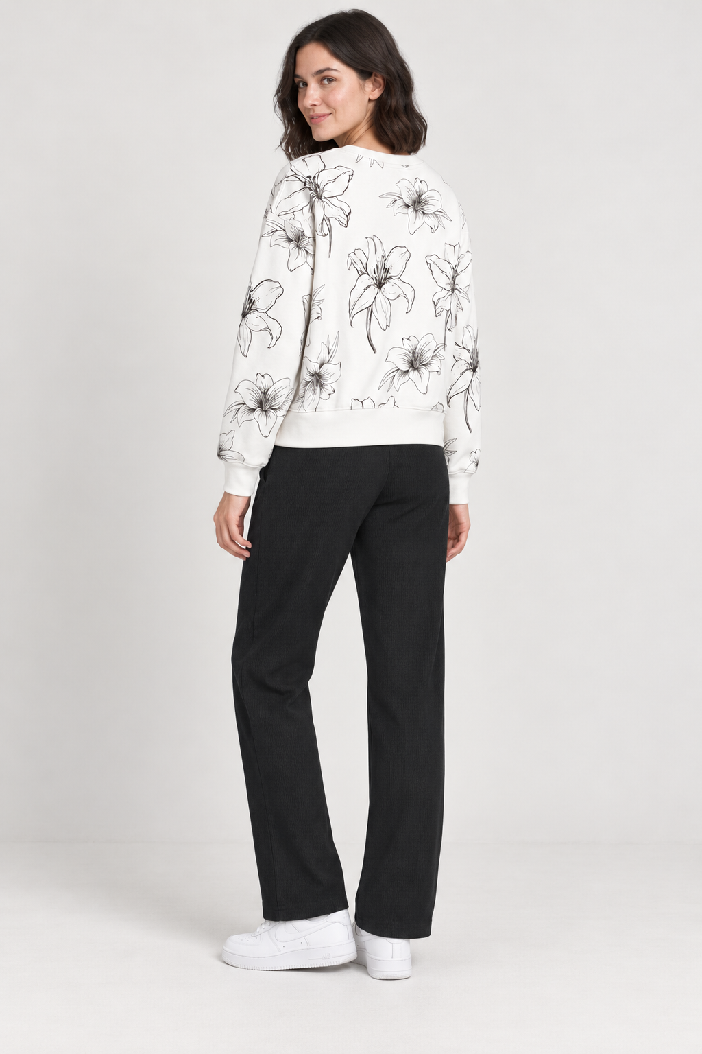 Women’s Cocoa Floral Print Cotton Brushed Fleece Sweatshirt – Regular Fit Crew Neck