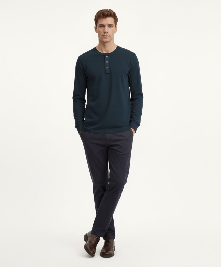 Men Navy Solid Henley Neck T-shirt