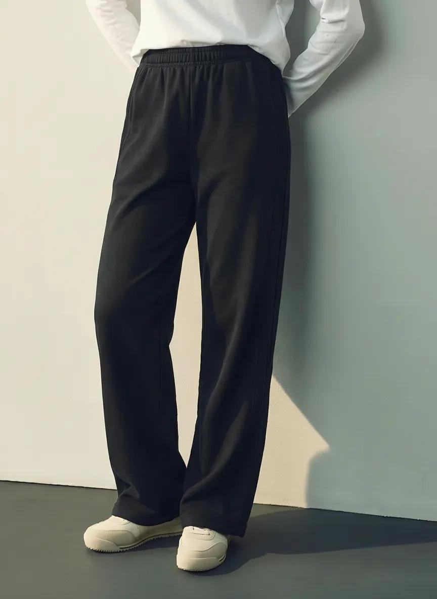 METTLE Women Black Regular Fit Track Pants