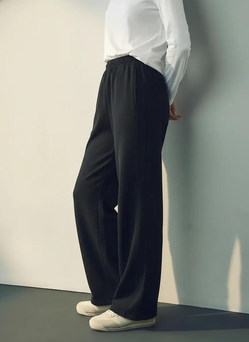 METTLE Women Black Regular Fit Track Pants