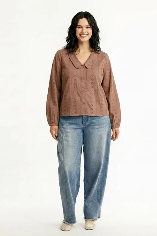 Women Embroidered Peter Pan Collar Cotton Top