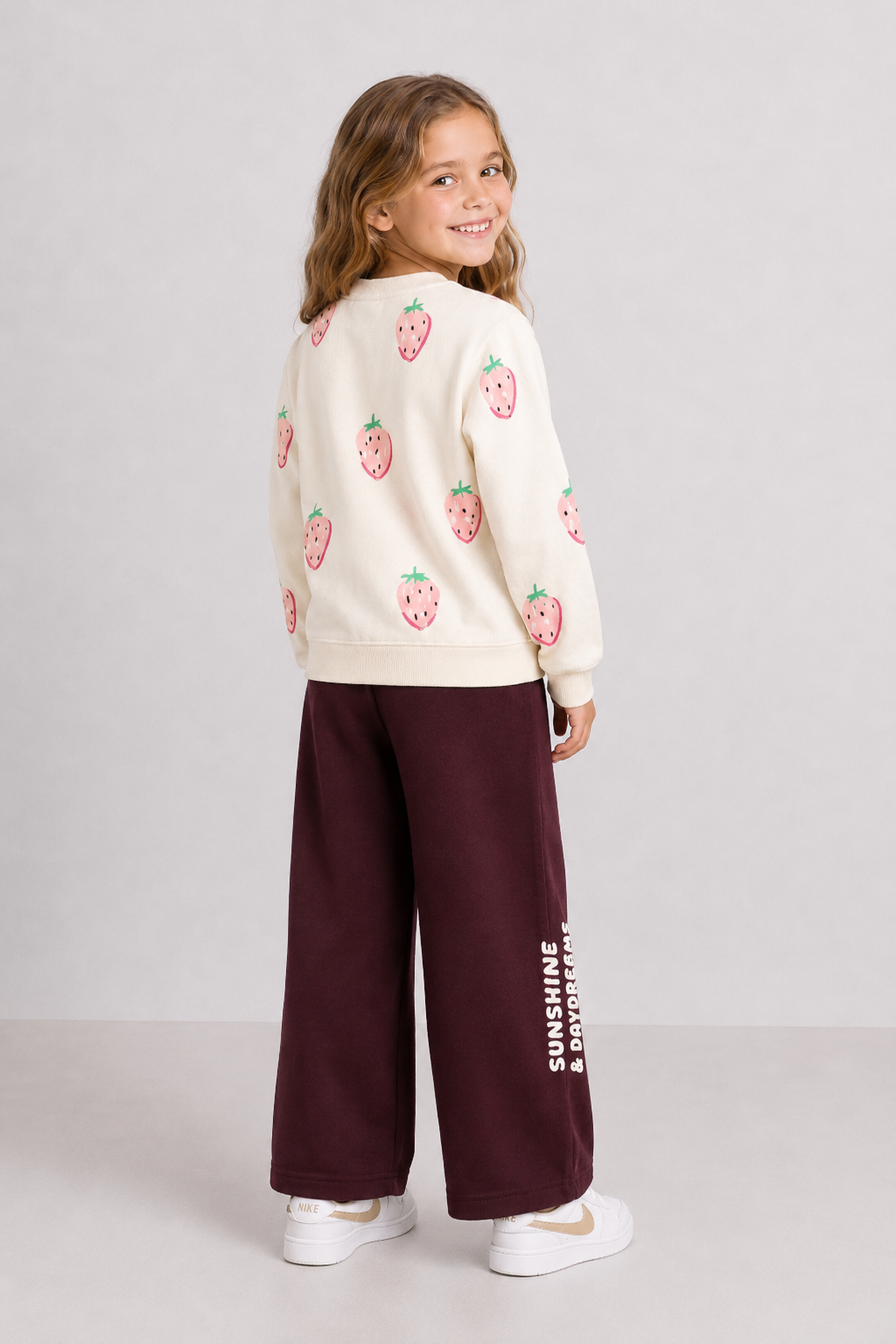 Junior Girls Barely Pink Cotton Fleece Sweatshirt – Strawberry Print Regular Fit