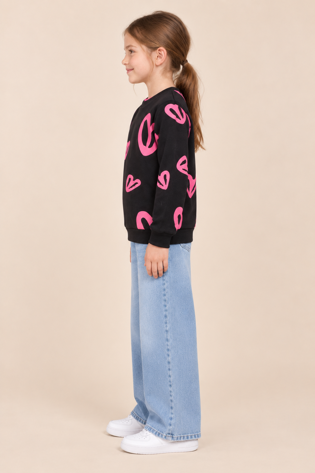 Junior Girls Black Heart Print Brushed Cotton Fleece Sweatshirt – Regular Fit