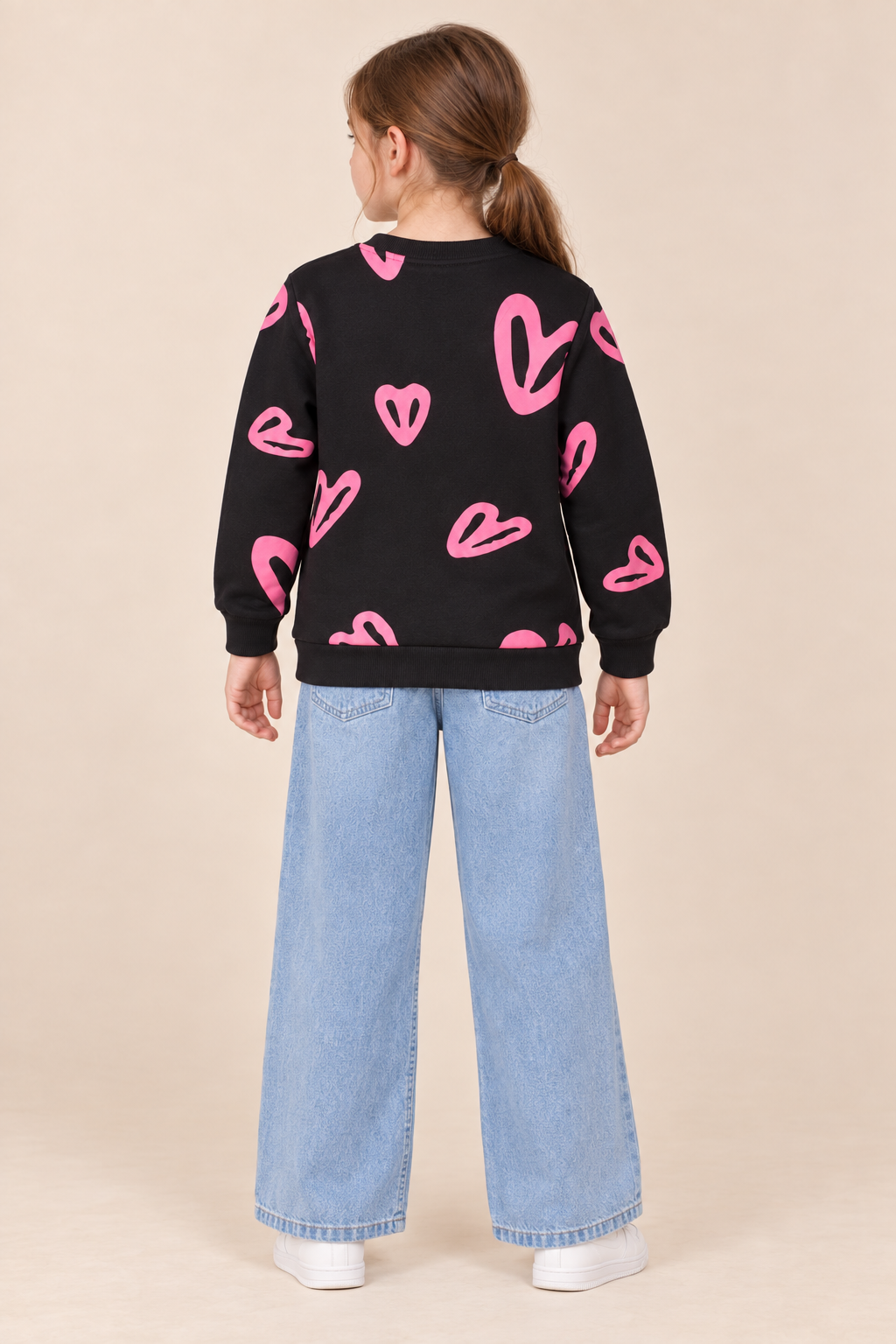 Junior Girls Black Heart Print Brushed Cotton Fleece Sweatshirt – Regular Fit