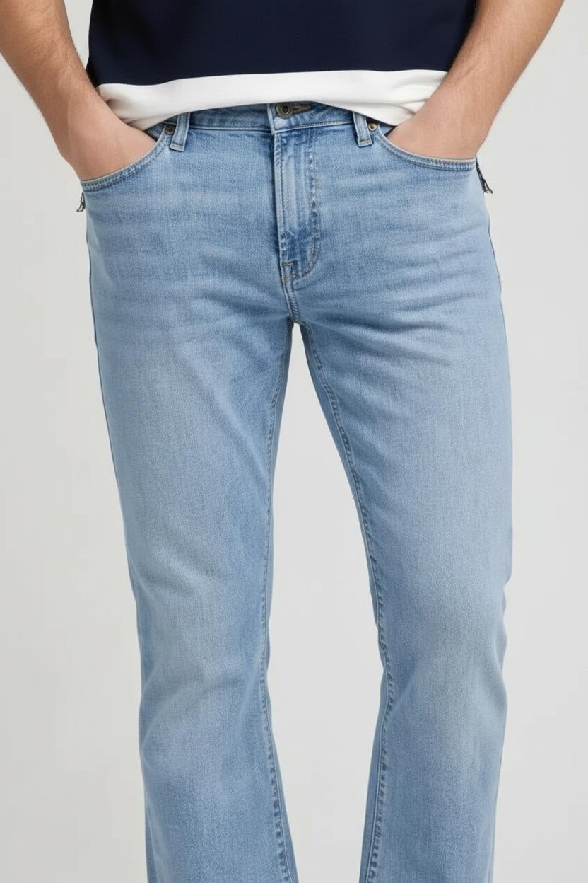 Men Bootcut Mid-Rise Light Fade Stretchable Jeans