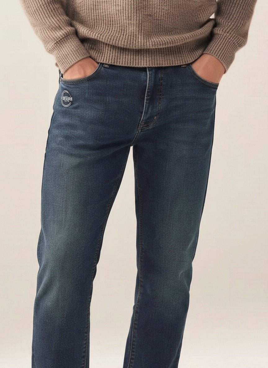 Men Straight Fit Mid-Rise Stretchable Jeans