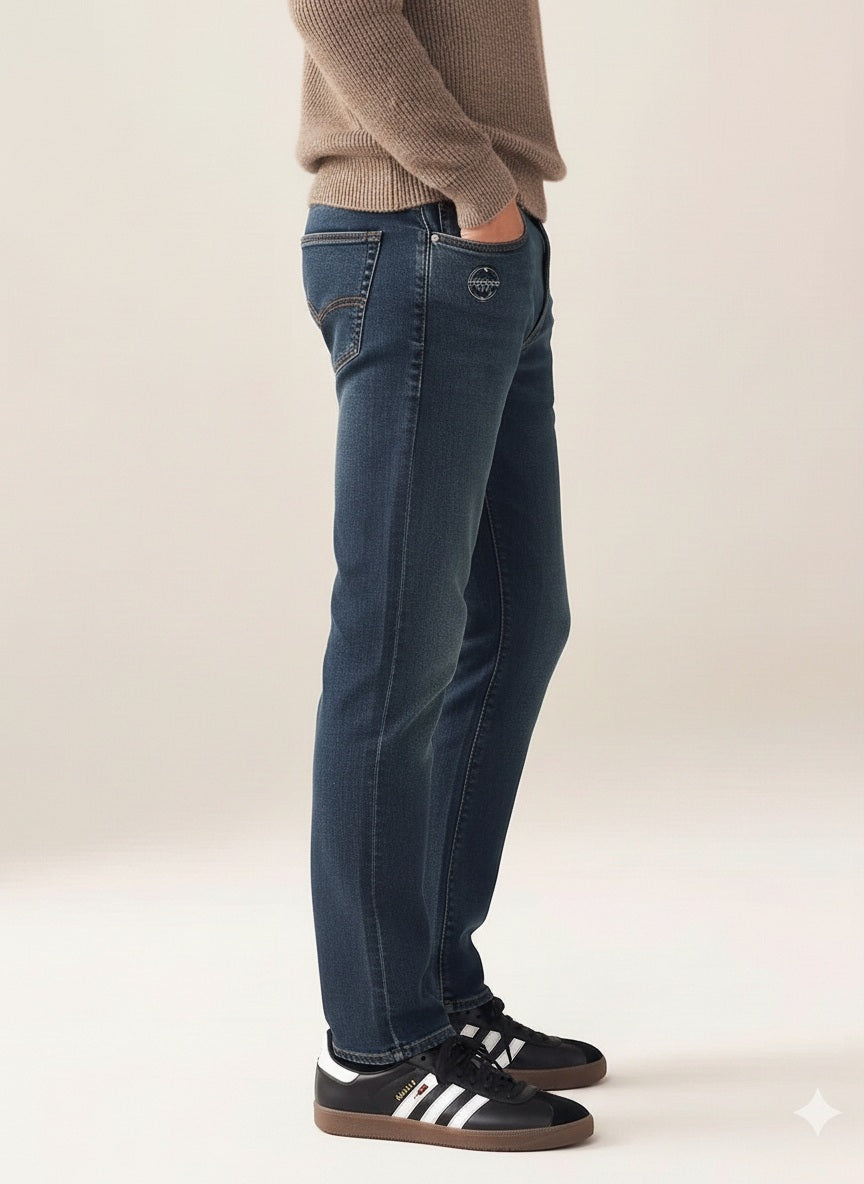 Men Straight Fit Mid-Rise Stretchable Jeans