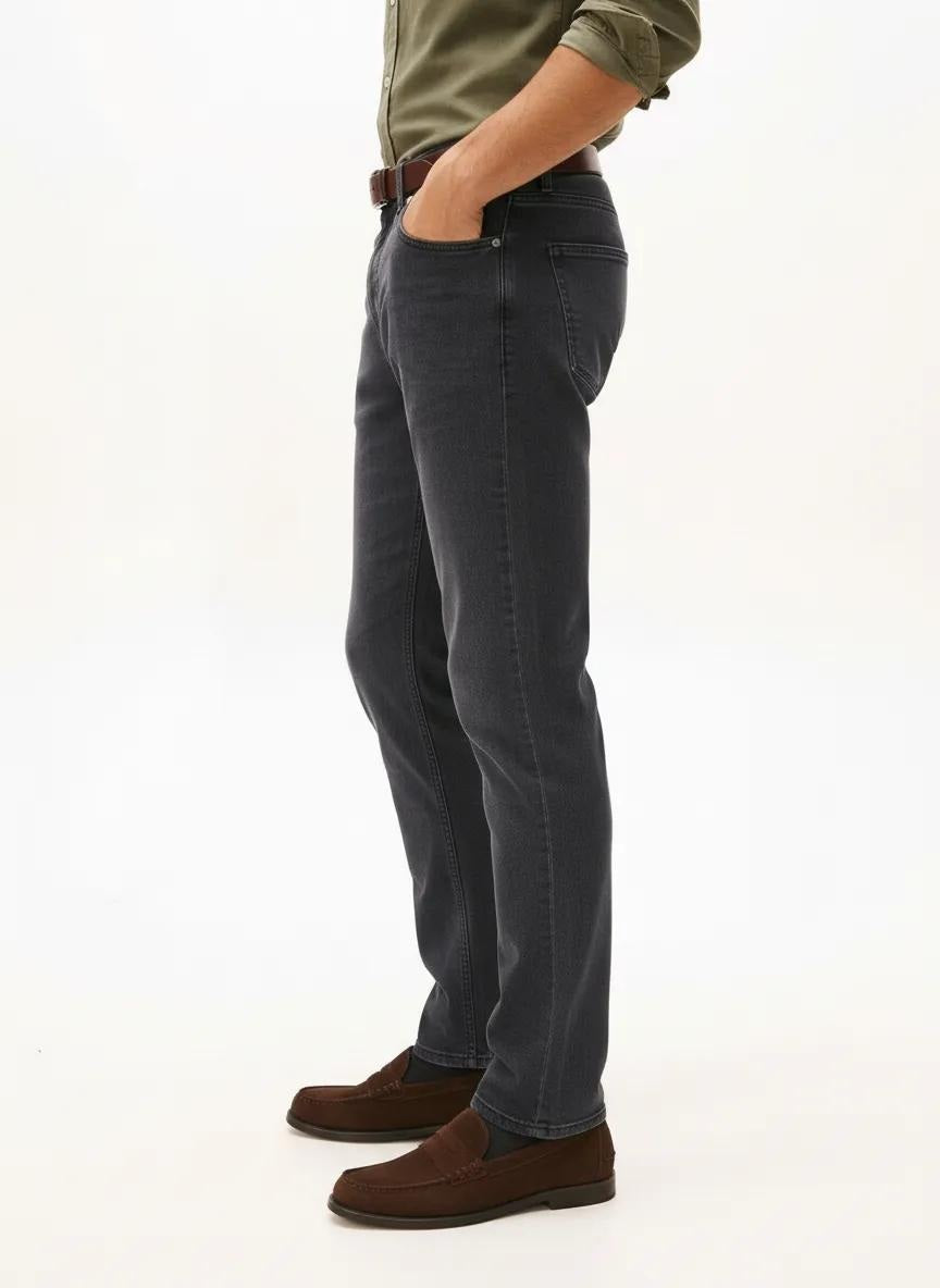 Men Straight Fit Mid-Rise Light Fade Stretchable Jeans