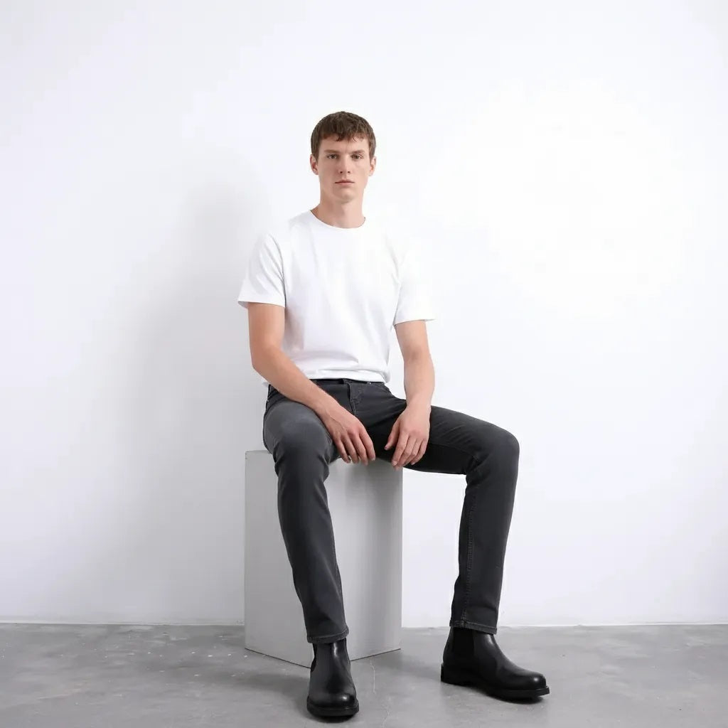 Men Straight Fit Mid-Rise Stretchable Jeans