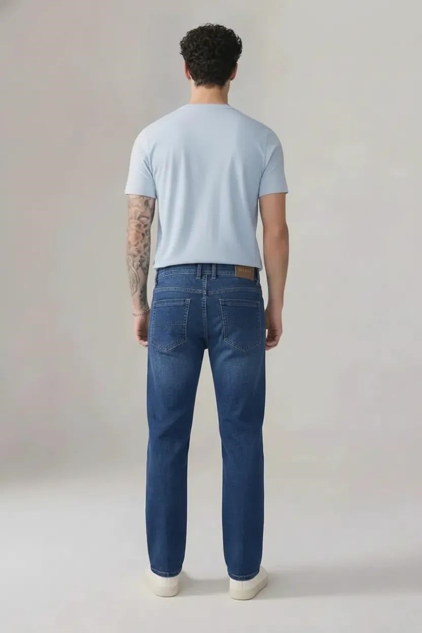 Men Straight Fit Mid-Rise Stretchable Jeans