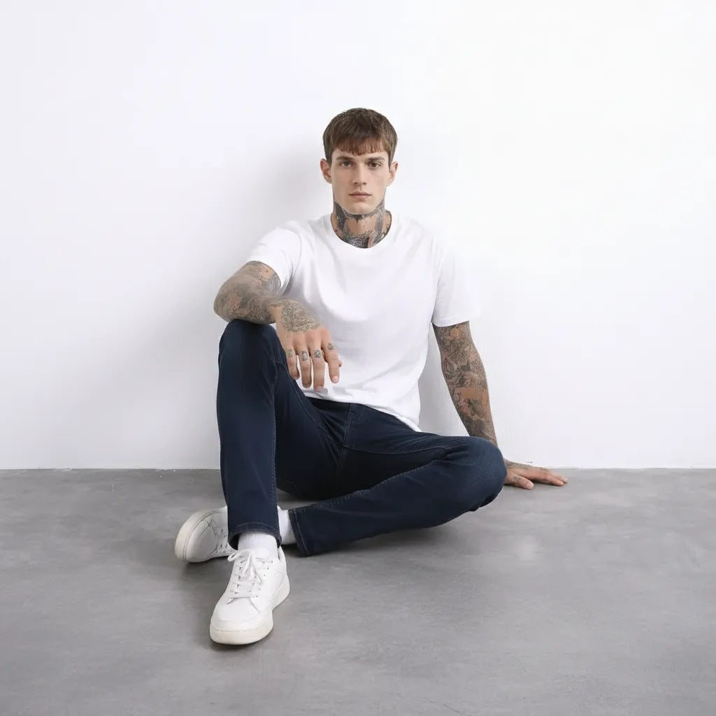 Men Straight Fit Mid-Rise Stretchable Jeans