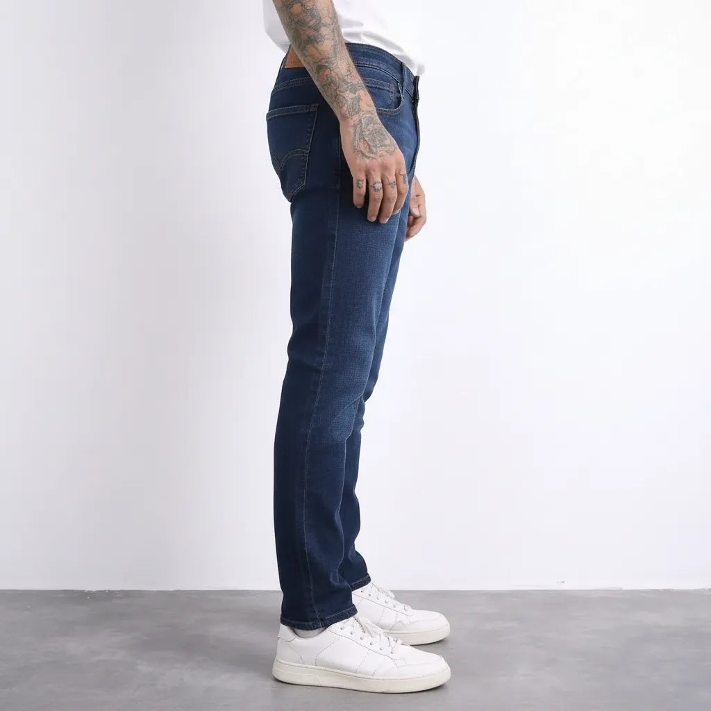 Men Straight Fit Mid-Rise Stretchable Jeans