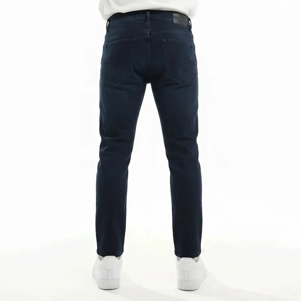 Men Straight Fit Mid-Rise Stretchable Jeans