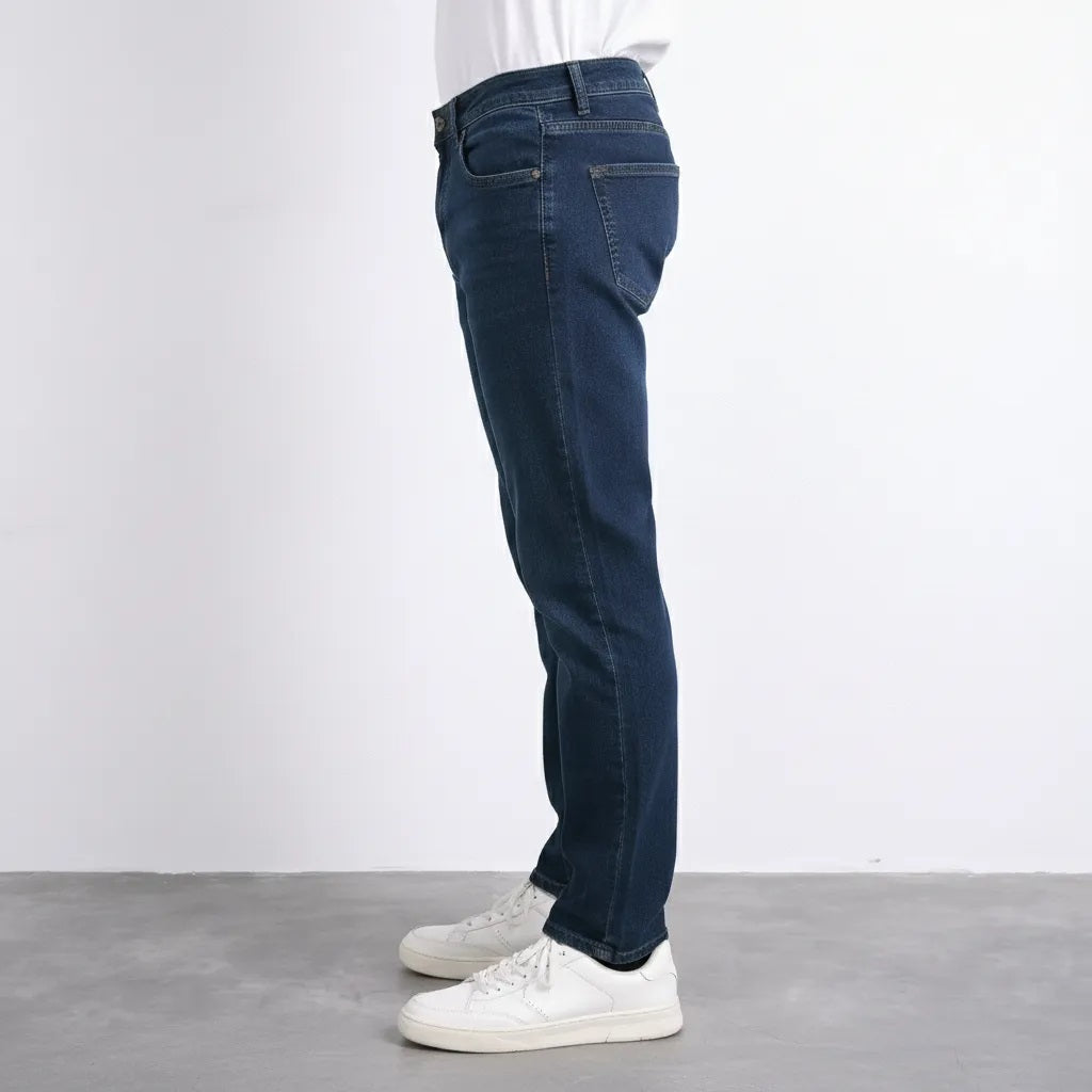 Men Straight Fit Mid-Rise Stretchable Jeans
