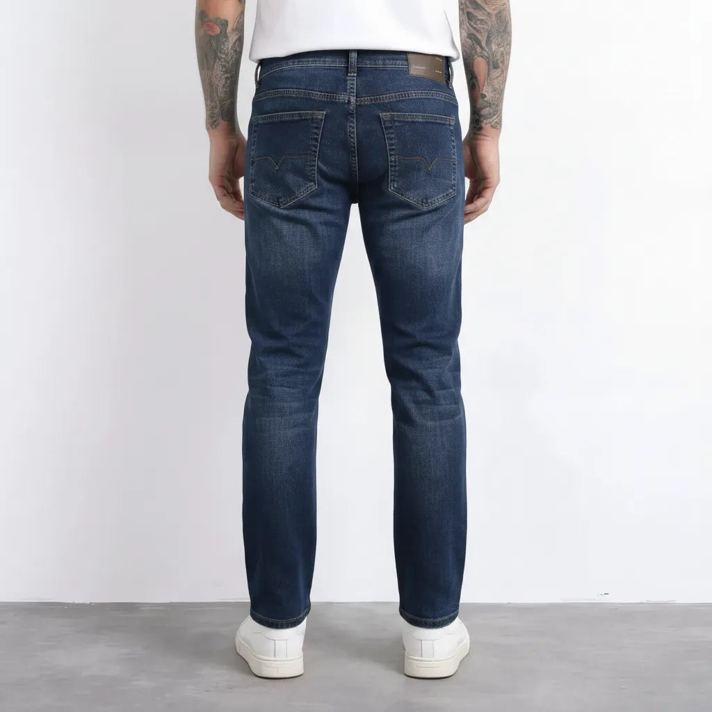 Men Straight Fit Mid-Rise Stretchable Jeans