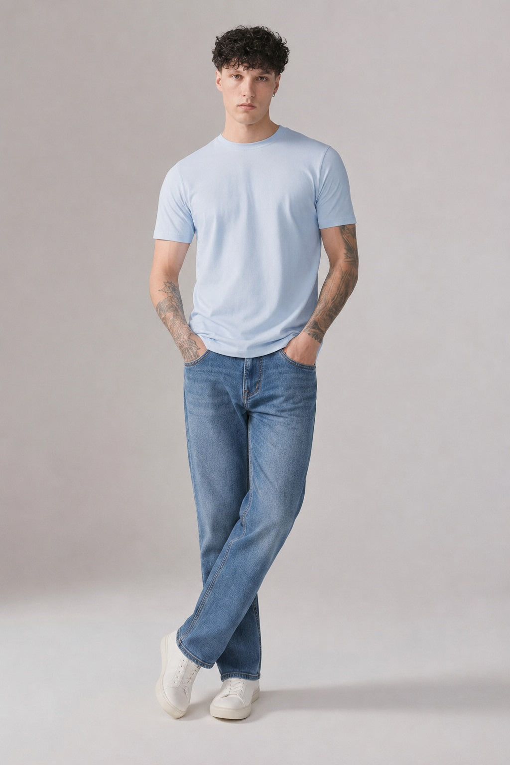 Men Regular Fit Mid-Rise Low Distress Stretchable Jeans